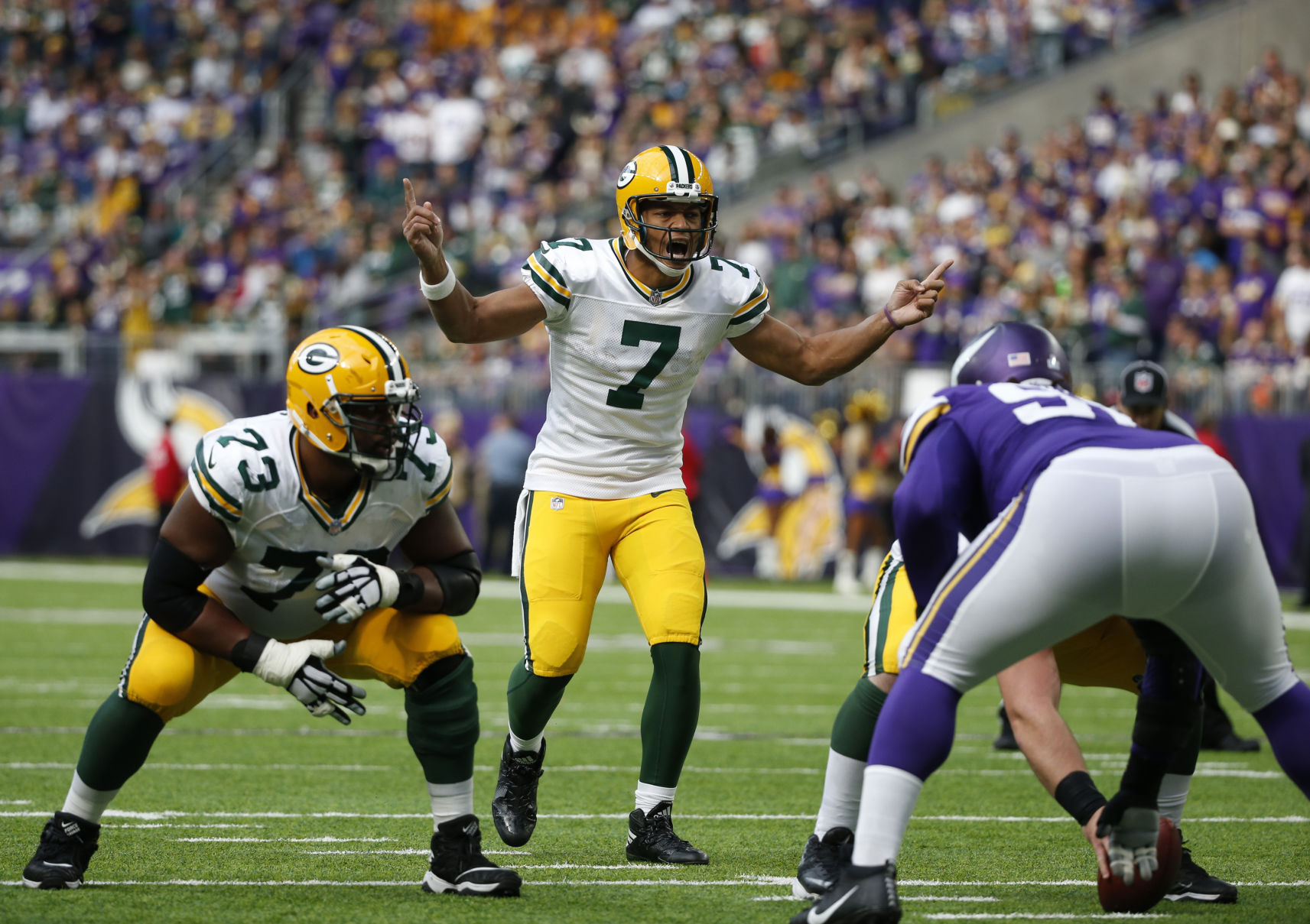 Brett Hundley audibles, AP photo